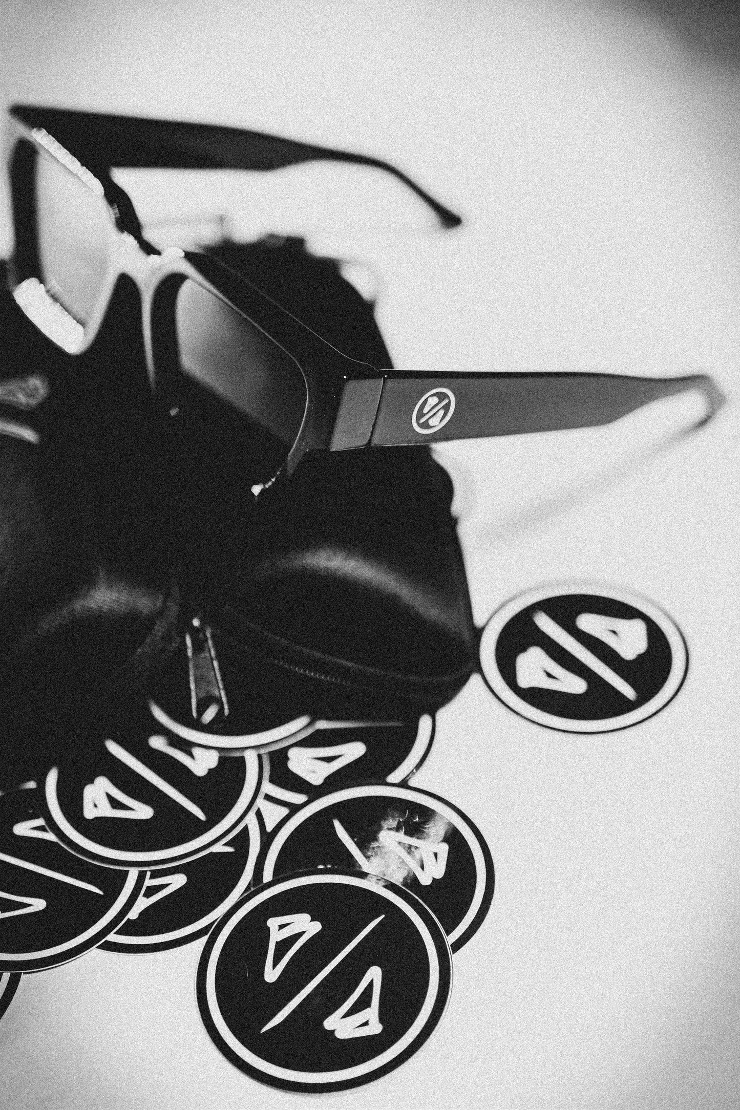 BROKEBOI BOX FRAME SHADES (FREE PROTECTIVE CASE)